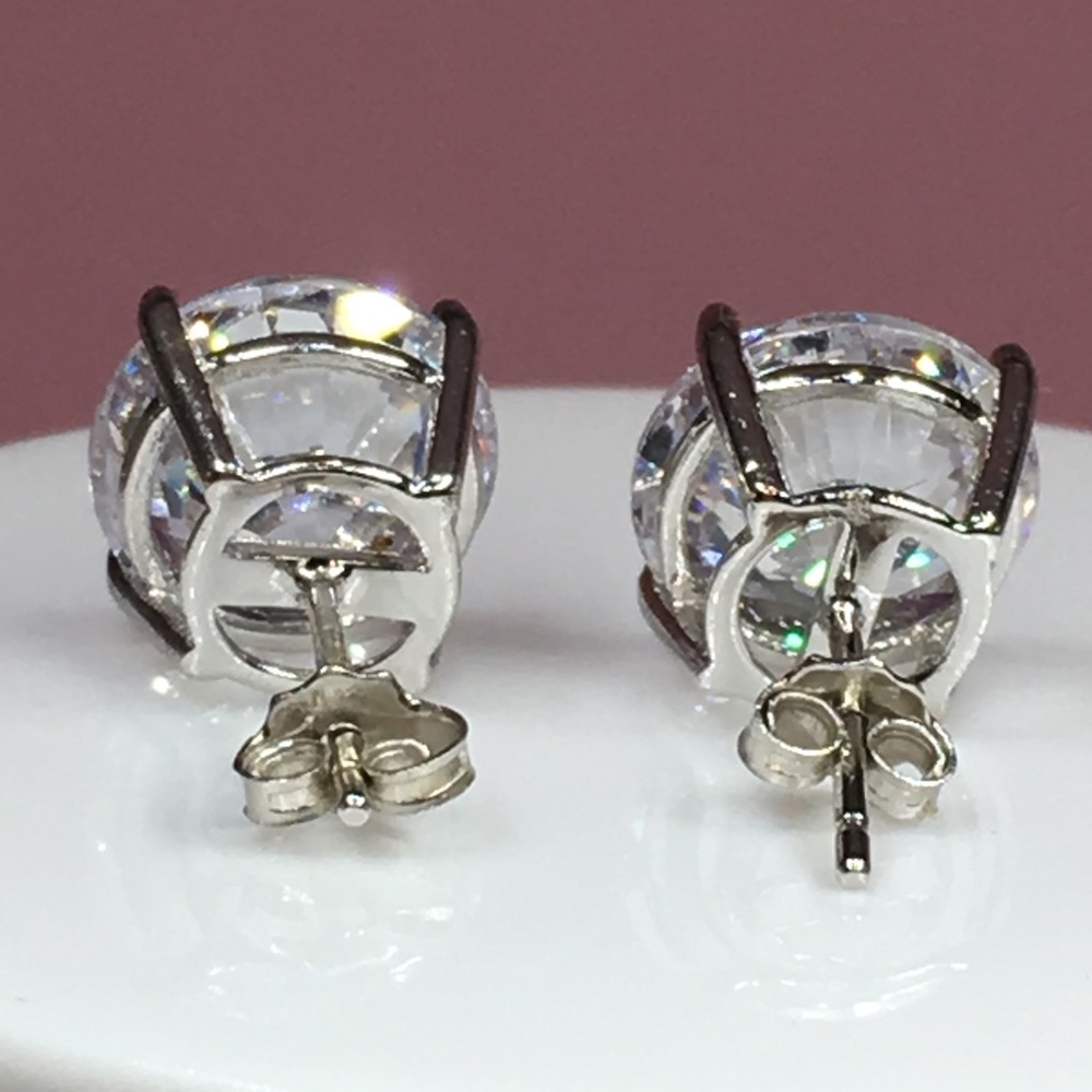 14k white gold 8 ct diamond stud earrings silver - Picture 4 of 10
